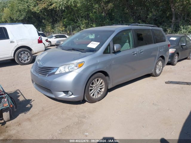 5TDYK3DC0GS721381 Toyota Sienna Xle Premium 8 Passenger