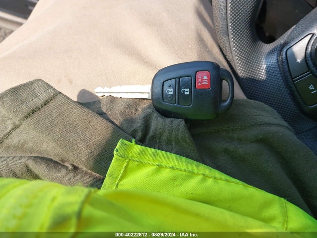 Toyota Rav4 Xle 2015 JTMRFREV5FJ029558 Image 11
