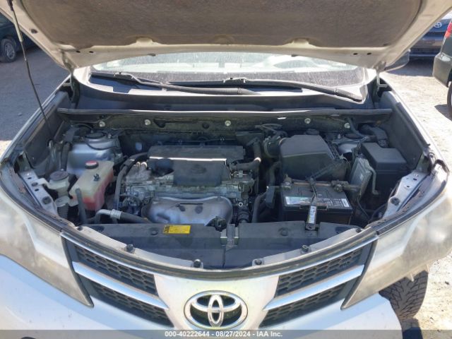 JTMZFREV8EJ012557 Toyota RAV4 LE
