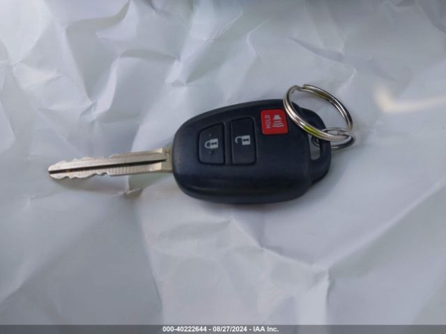 JTMZFREV8EJ012557 Toyota RAV4 LE