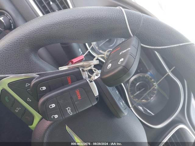 40222676 :رقم المزاد ، 1C3CCCAB5HN512183 vin ، 2017 Chrysler 200 Limited مزاد بيع