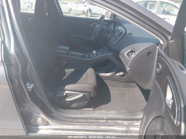 40222676 :رقم المزاد ، 1C3CCCAB5HN512183 vin ، 2017 Chrysler 200 Limited مزاد بيع
