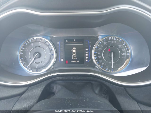 40222676 :رقم المزاد ، 1C3CCCAB5HN512183 vin ، 2017 Chrysler 200 Limited مزاد بيع