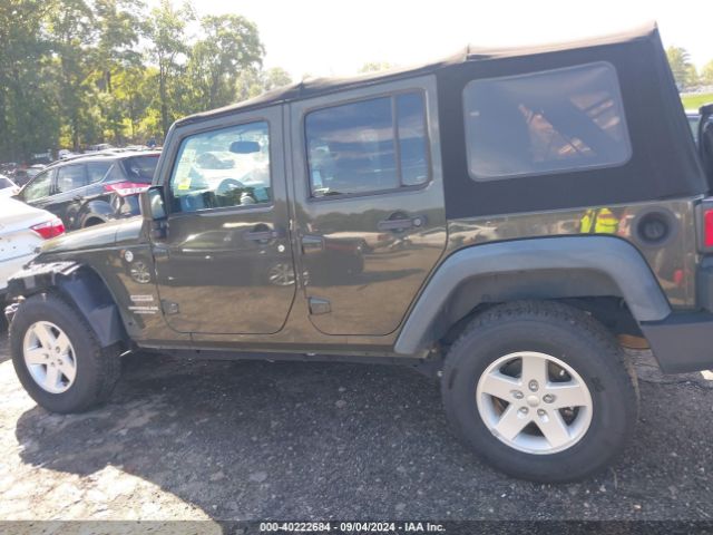 1C4BJWDG6GL142717 Jeep Wrangler Unlimited Sport