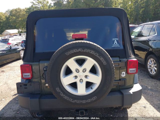 1C4BJWDG6GL142717 Jeep Wrangler Unlimited Sport