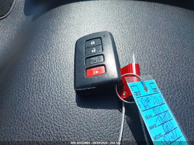 Toyota Rav4 Xle 2017 2T3WFREV4HW386947 Image 11