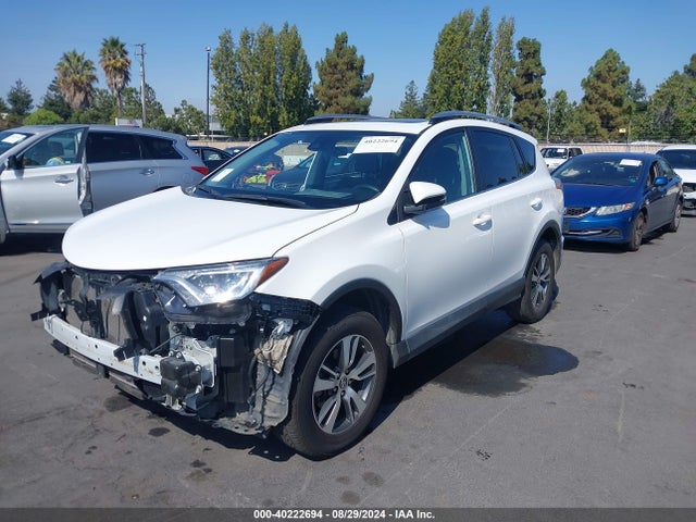 Toyota Rav4 Xle 2017 2T3WFREV4HW386947 Image 2