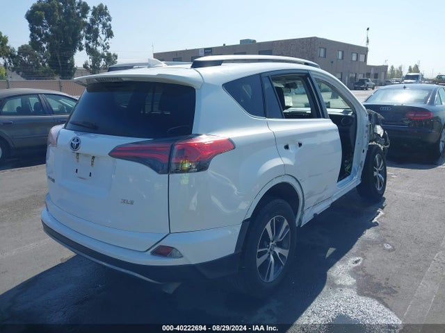 Toyota Rav4 Xle 2017 2T3WFREV4HW386947 Image 4