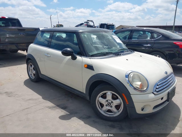 2007 MINI COOPER WMWMF33547TT55834 Photo 0