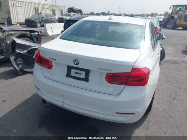 WBA8E5G58JNU45784 BMW 320i Xdrive