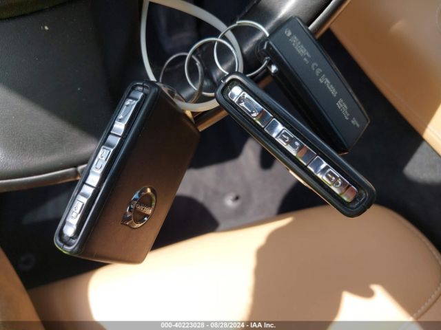LVY982MK3JP018792 Volvo S90 T5 Momentum