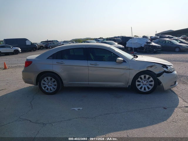 Chrysler 200 LX 2014 1C3CCBAG7EN149984 Image 13