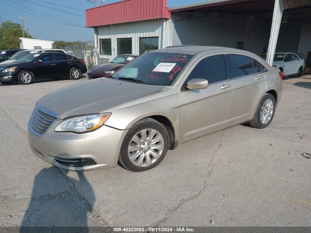 Chrysler 200 LX 2014 1C3CCBAG7EN149984 Image 2