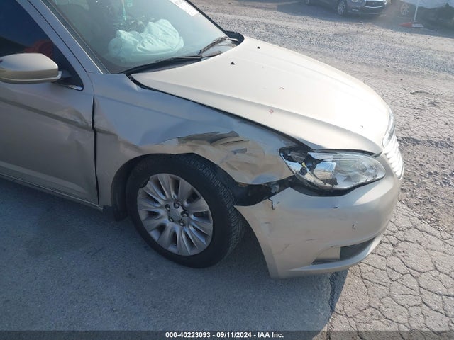 1C3CCBAG7EN149984 Chrysler 200 LX