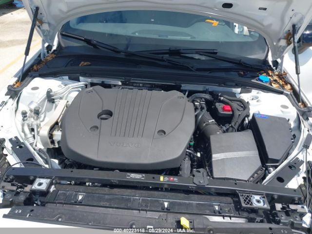 7JRL12TH5RG305135 Volvo S60 B5 Plus Black Edition