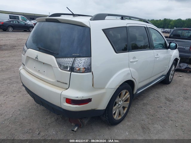 2011 MITSUBISHI OUTLANDER JA4JT3AW5BU032139 Photo 3