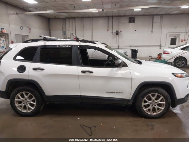 1C4PJMAB7GW251172 Jeep Cherokee Sport