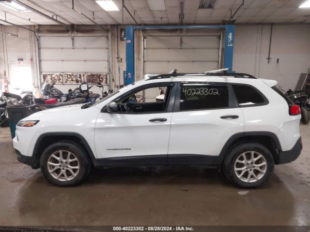1C4PJMAB7GW251172 Jeep Cherokee Sport