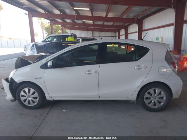 JTDKDTB3XE1563001 Toyota Prius C One