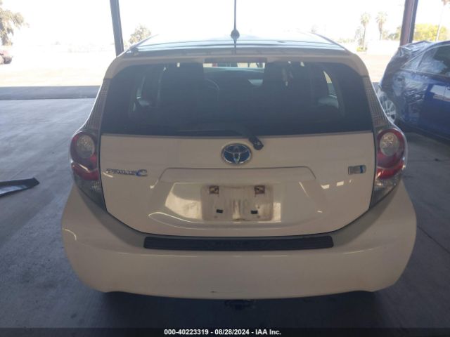 JTDKDTB3XE1563001 Toyota Prius C One