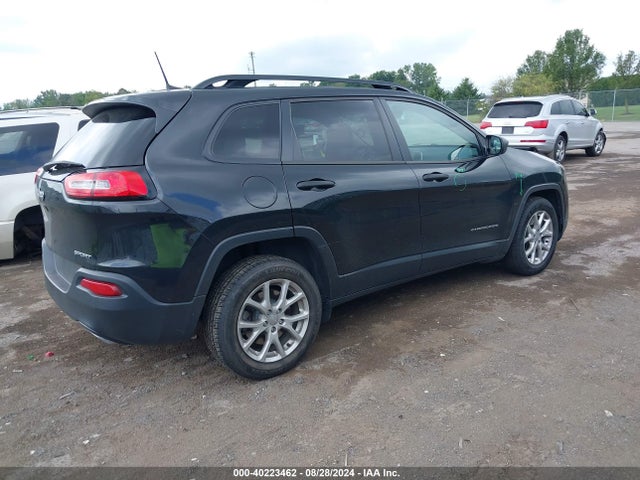 1C4PJLAS5GW230766 Jeep Cherokee Sport