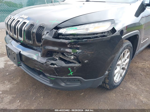 1C4PJLAS5GW230766 Jeep Cherokee Sport