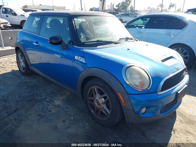 2009 MINI COOPER S WMWMF73539TW82106 Photo 0