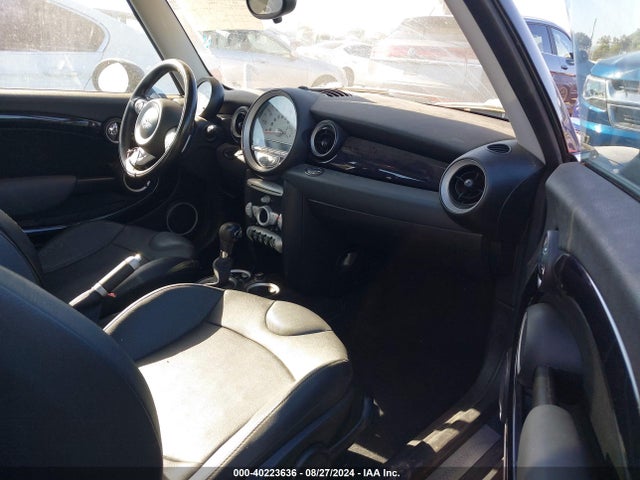 2009 MINI COOPER S WMWMF73539TW82106 Photo 4