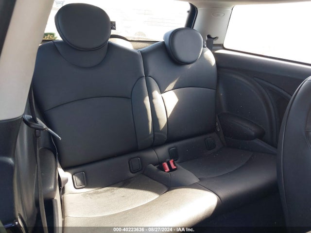 2009 MINI COOPER S WMWMF73539TW82106 Photo 7