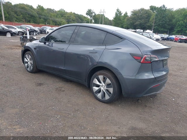 2023 TESLA MODEL Y 7SAYGDEE8PF804409 Photo 2