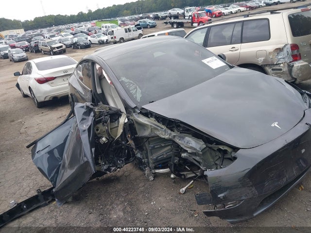 2024 TESLA MODEL Y 7SAYGDEE8RA288603 Photo 0