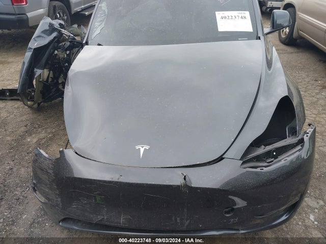 2024 TESLA MODEL Y 7SAYGDEE8RA288603 Photo 9
