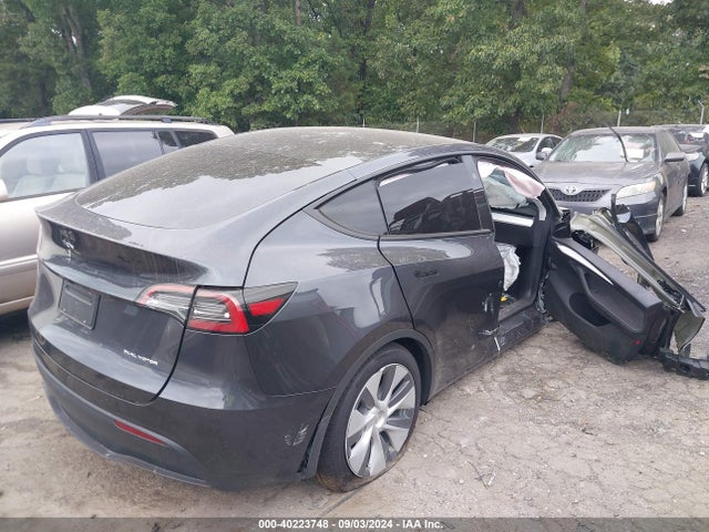 2024 TESLA MODEL Y 7SAYGDEE8RA288603 Photo 3