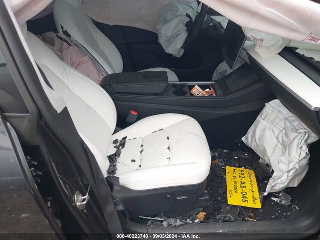 2024 TESLA MODEL Y 7SAYGDEE8RA288603 Photo 4
