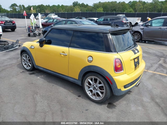 2008 MINI COOPER S WMWMF73508TT87009 Photo 2