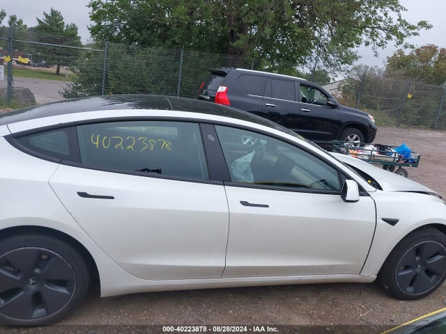 Tesla Model 3 Rear-wheel Drive 2022 5YJ3E1EA2NF207830 Image 13