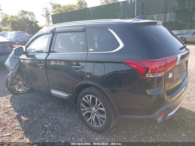 2017 MITSUBISHI OUTLANDER JA4AZ3A31HZ024264 Photo 2