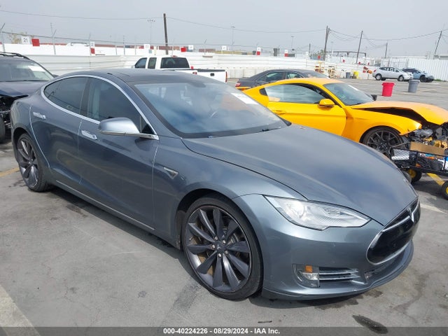 2013 TESLA MODEL S 5YJSA1CP6DFP21905 Photo 0