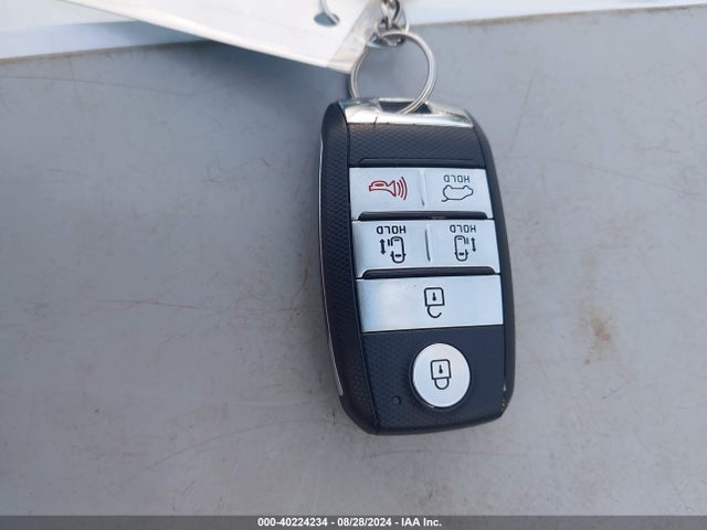 KNDME5C11G6147486 KIA Sedona Sx Luxury