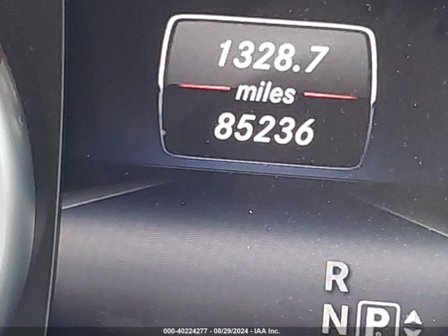 4JGDF7DE5GA652983 Mercedes-Benz Gl 550 4matic