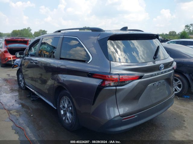 5TDKRKEC0MS031345 Toyota SIENNA LE