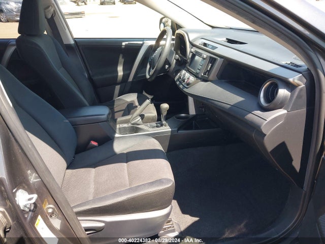 Toyota RAV4 LE 2015 JTMZFREVXFJ049837 Image 5
