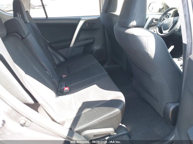 Toyota RAV4 LE 2015 JTMZFREVXFJ049837 Image 8