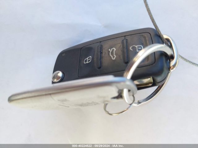 WVGAV7AX5GW511961 Volkswagen TIGUAN S