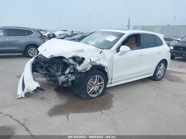 2013 PORSCHE CAYENNE WP1AB2A28DLA85716 Photo 1
