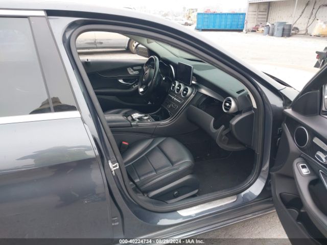 55SWF4JB2GU121185 Mercedes-Benz C 300 Luxury/sport