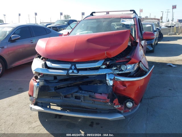 JA4AD3A30GZ001068 Mitsubishi Outlander Se