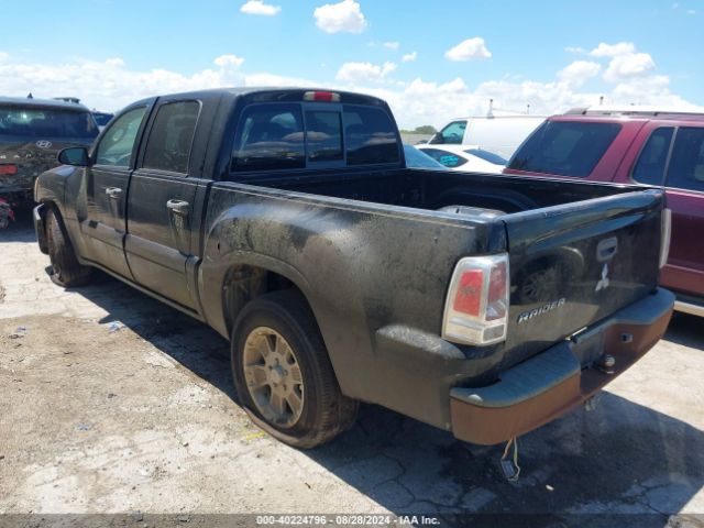 2006 MITSUBISHI RAIDER 1Z7HC28K36S582205 Photo 2