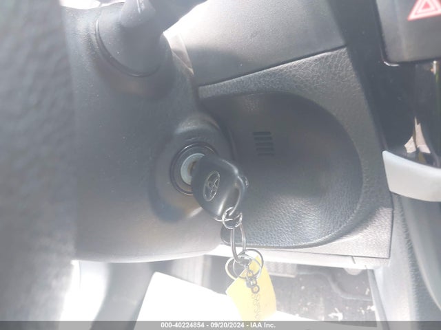 Toyota COROLLA LE 2015 5YFBURHE2FP281301 Image 11