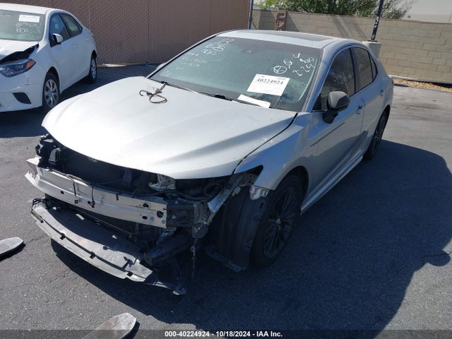 Toyota CAMRY SE 2018 4T1B11HK8JU113170 Image 2